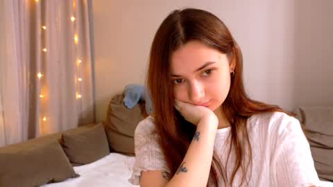 Snapshot of lelia_vibe chatting on 12-19-25, 03:30 Lelia online show from 12-19-25, 03:30