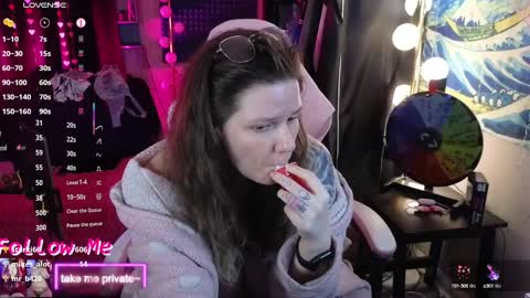 Snapshot of lemonadetarts chatting on 02-13-25, 10:34 Junie 3 online show from 02-13-25, 10:34