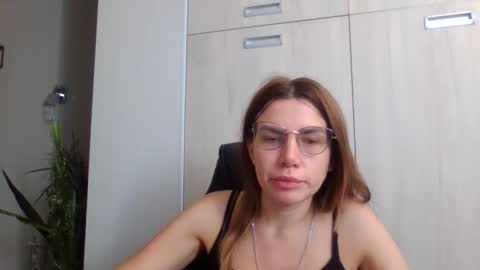 lena6122000 online show from 09-11-25, 10:26