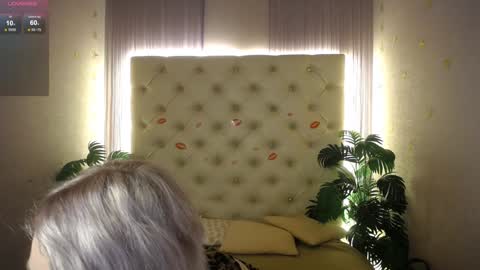 Snapshot of lena_paulles chatting on 01-05-25, 03:53 Lena online show from 01-05-25, 03:53