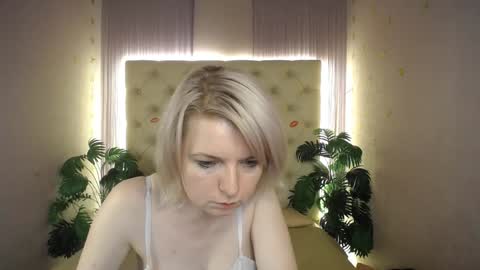 Snapshot of lena_paulles chatting on 01-08-25, 07:03 Lena online show from 01-08-25, 07:03