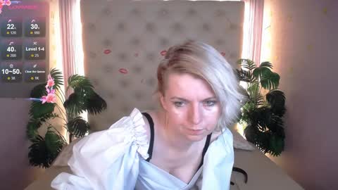 Snapshot of lena_paulles chatting on 01-14-25, 08:31 Lena online show from 01-14-25, 08:31