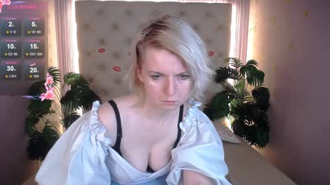 Snapshot of lena_paulles chatting on 01-14-25, 11:31 Lena online show from 01-14-25, 11:31