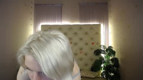 Snapshot of lena_paulles chatting on 01-29-25, 02:53 Lena online show from 01-29-25, 02:53