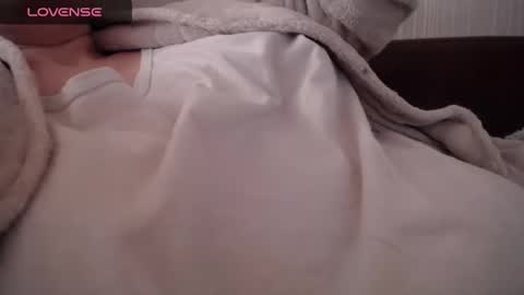 lenagolden online show from 02-20-25, 09:00