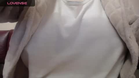 lenagolden online show from 02-20-25, 06:24