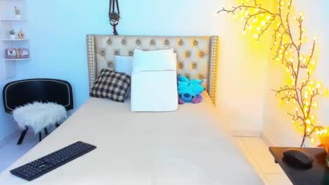 Lena  online show from 10-05-25, 12:58