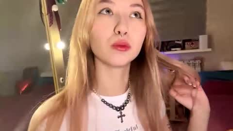 Snapshot of lenorehandelsman chatting on 02-18-26, 12:45 Tagami online show from 02-18-26, 12:45