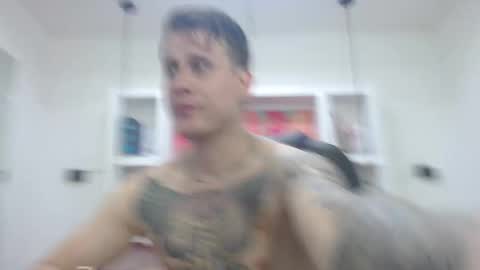 Snapshot of leo_cumming01 chatting on 02-08-25, 05:18 Yesid online show from 02-08-25, 05:18