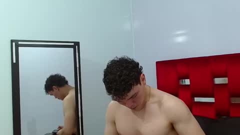 Snapshot of leo_morris chatting on 12-28-24, 03:59 leo_morris online show from 12-28-24, 03:59