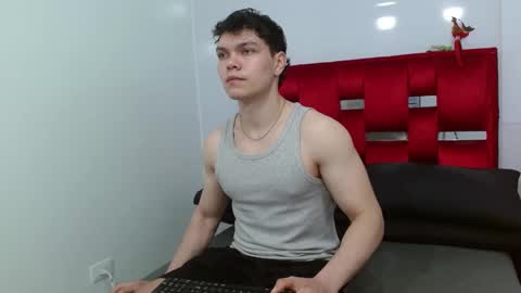 Snapshot of leo_morris chatting on 01-03-25, 01:03 leo_morris online show from 01-03-25, 01:03