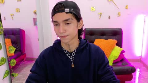 Snapshot of leoadamss chatting on 01-09-25, 02:29 Leo online show from 01-09-25, 02:29