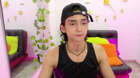 Snapshot of leoadamss chatting on 01-28-25, 01:05 Leo online show from 01-28-25, 01:05