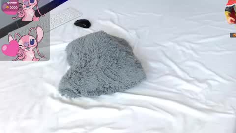 LUCY online show from 02-22-25, 11:46