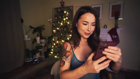 Leo online show from 12-25-24, 07:02