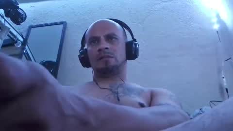 Snapshot of leonar0101 chatting on 12-05-24, 11:16 leonar0101 online show from 12-05-24, 11:16