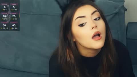 Snapshot of leonardarizk chatting on 09-21-25, 08:27 Mia online show from 09-21-25, 08:27