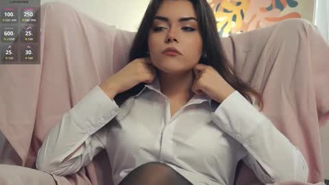 Snapshot of leonardarizk chatting on 10-16-25, 07:20 Mia online show from 10-16-25, 07:20