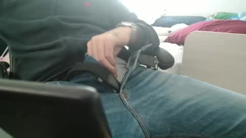 Snapshot of leone44 chatting on 10-31-25, 09:10 angel e sonia online show from 10-31-25, 09:10