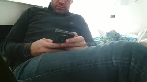 Snapshot of leone44 chatting on 11-13-25, 08:57 angel e sonia online show from 11-13-25, 08:57