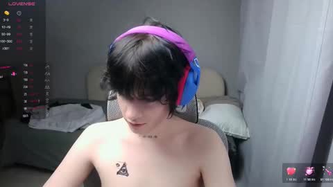 Snapshot of leonkissboy chatting on 02-13-26, 12:23 leonkissboy online show from 02-13-26, 12:23