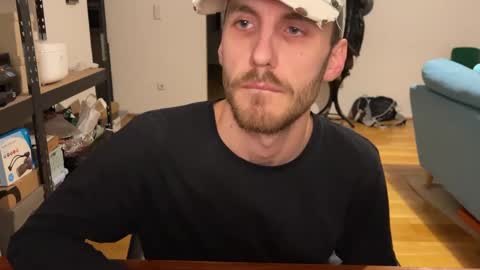 Snapshot of leonvampire chatting on 12-16-24, 04:05 Leon online show from 12-16-24, 04:05