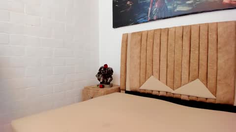 Leo  online show from 11-23-25, 04:45