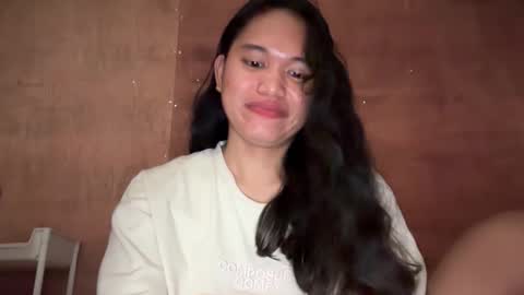 Snapshot of leora_luna chatting on 01-07-26, 05:43 Jenn online show from 01-07-26, 05:43