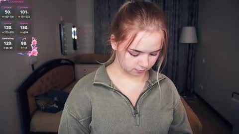 Hello everyone Im Lora Its my first day Were going to have fun together online show from 09-26-25, 05:11