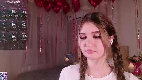 Snapshot of lerakit chatting on 02-18-25, 04:59 Nicole Moore online show from 02-18-25, 04:59