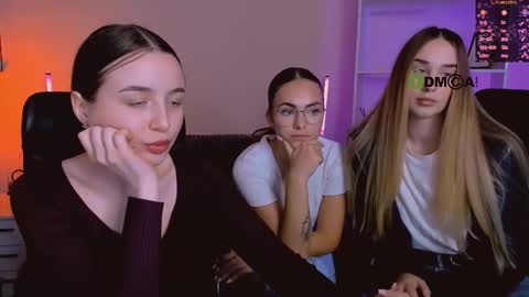 leslie_bird online show from 11-29-25, 10:07