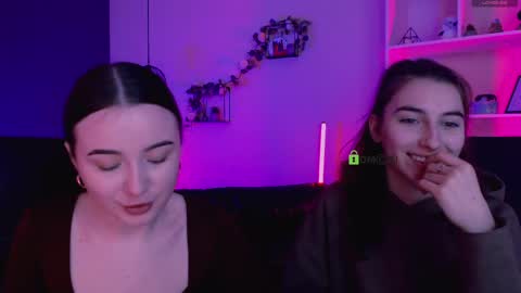 leslie_bird online show from 04-09-26, 09:04