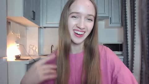 Snapshot of leslie_my_lovee chatting on 09-14-25, 08:08  LESLIE   online show from 09-14-25, 08:08