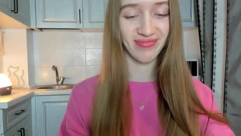 Snapshot of leslie_my_lovee chatting on 10-24-25, 08:38  LESLIE   online show from 10-24-25, 08:38