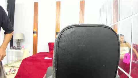 Snapshot of leslieanddrako chatting on 03-06-25, 10:15 L E S L E Y  AND  D R A K O online show from 03-06-25, 10:15