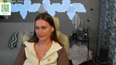 LeslieKorfs online show from 09-18-25, 08:33