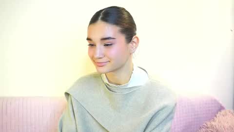 Naomi online show from 10-20-25, 09:04