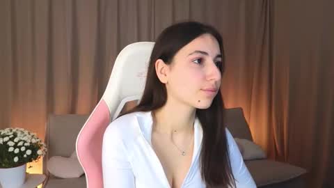 Snapshot of lesliestein chatting on 11-05-25, 01:33 lesliestein online show from 11-05-25, 01:33