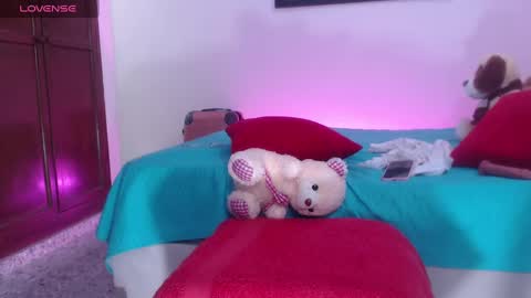 Snapshot of leslyandika chatting on 03-07-25, 11:05 LeslyAndika online show from 03-07-25, 11:05