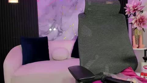 Lesly  online show from 09-29-25, 03:22