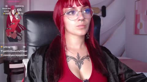 Snapshot of lessboobs_gh chatting on 01-04-25, 05:58 Less online show from 01-04-25, 05:58