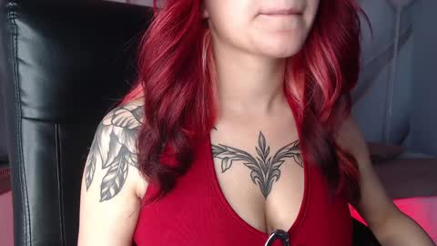 Snapshot of lessboobs_gh chatting on 01-20-25, 11:56 Less online show from 01-20-25, 11:56