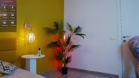 Lessy online show from 09-09-25, 02:44