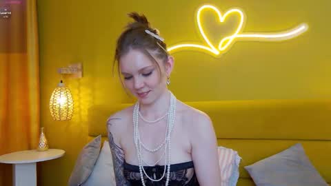 Lessy online show from 11-18-25, 02:17