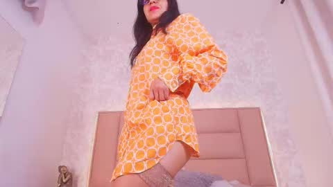 Snapshot of leti_white chatting on 12-19-25, 09:44 Leti White online show from 12-19-25, 09:44