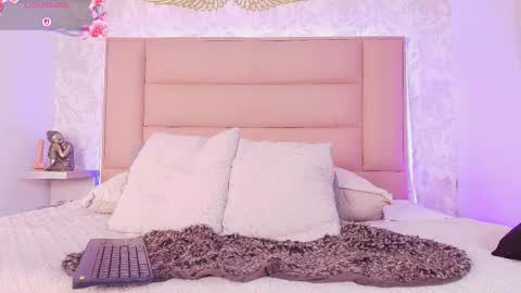 Snapshot of leti_white chatting on 02-19-26, 10:50 Leti White online show from 02-19-26, 10:50