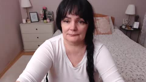 Snapshot of leveme2night chatting on 12-04-24, 04:49 Mary online show from 12-04-24, 04:49