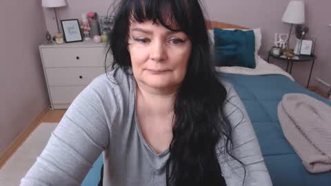 Mary online show from 12-16-25, 01:05