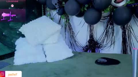 Levi  online show from 10-31-25, 02:29