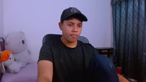 Snapshot of levii_7 chatting on 11-27-25, 10:23 0600AM-1200PM - online show from 11-27-25, 10:23